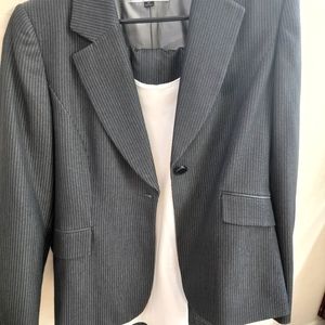 3 piece Tahari suit 12